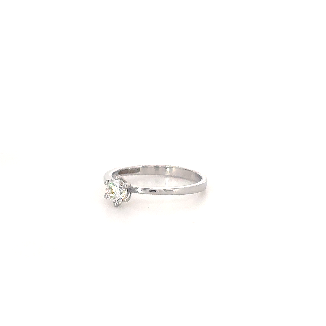 Silver Elegant Solitaire Ring