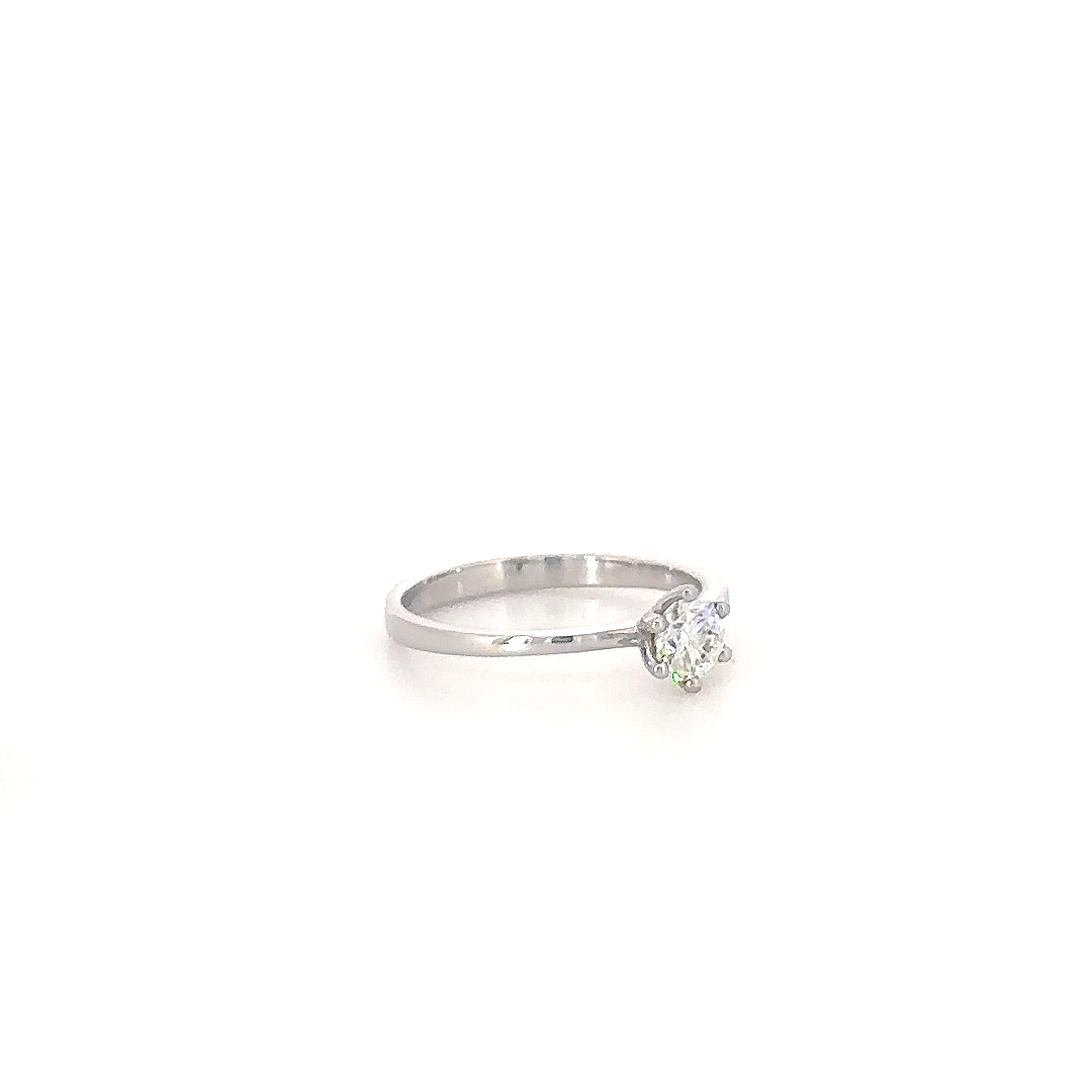 Silver Elegant Solitaire Ring