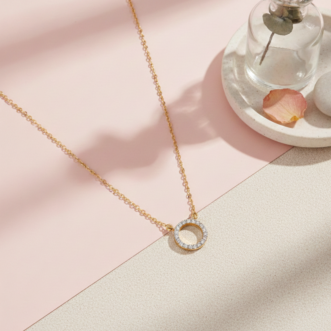 Gold Classic Circle Pendant Necklace